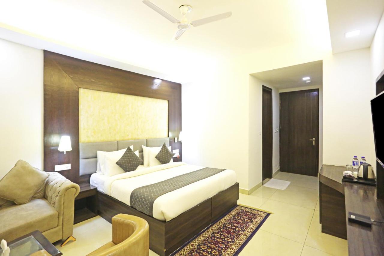 نيودلهي Hotel Park Tree Near Delhi Airport المظهر الخارجي الصورة