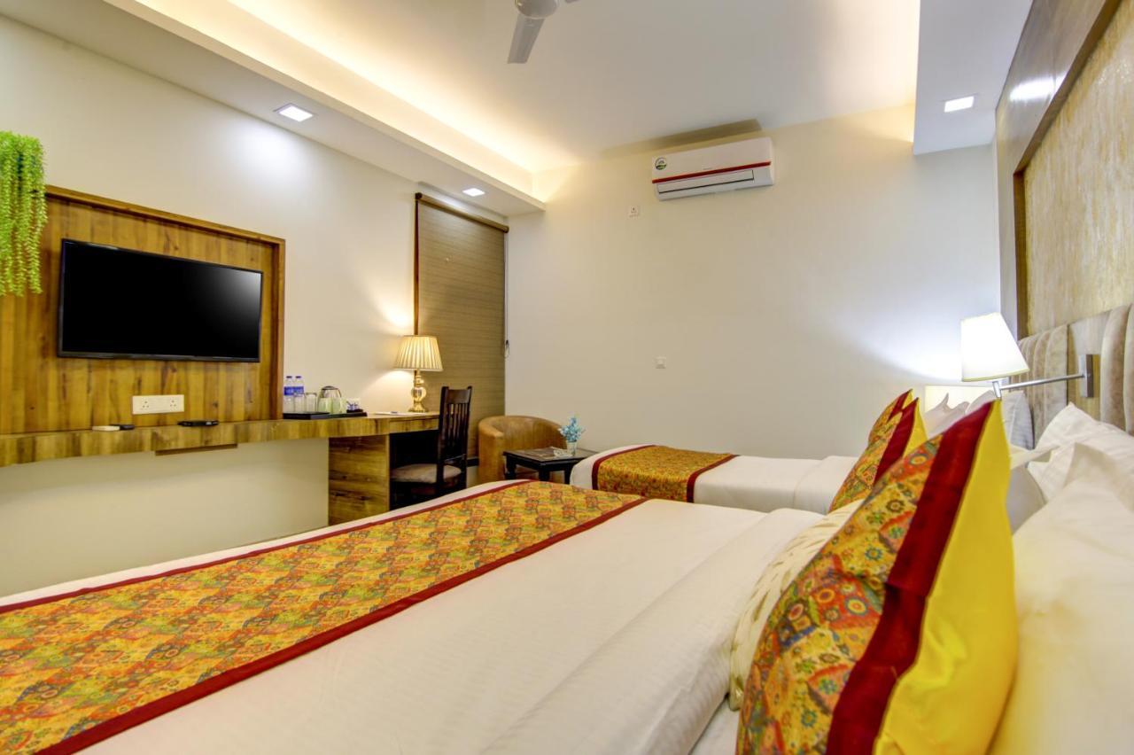 نيودلهي Hotel Park Tree Near Delhi Airport المظهر الخارجي الصورة