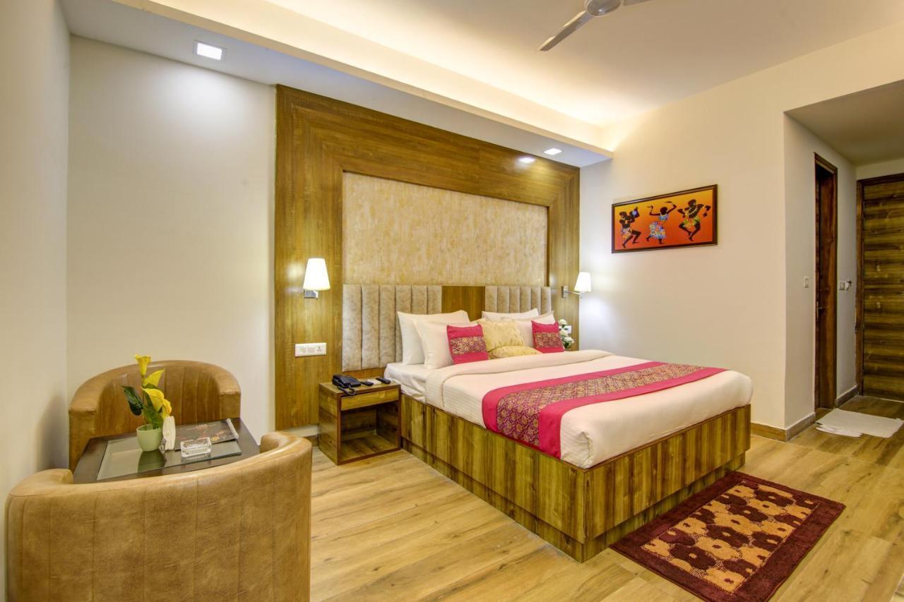 نيودلهي Hotel Park Tree Near Delhi Airport المظهر الخارجي الصورة