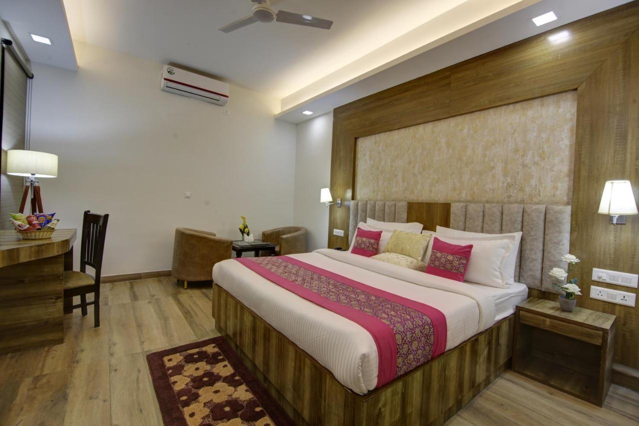 نيودلهي Hotel Park Tree Near Delhi Airport المظهر الخارجي الصورة