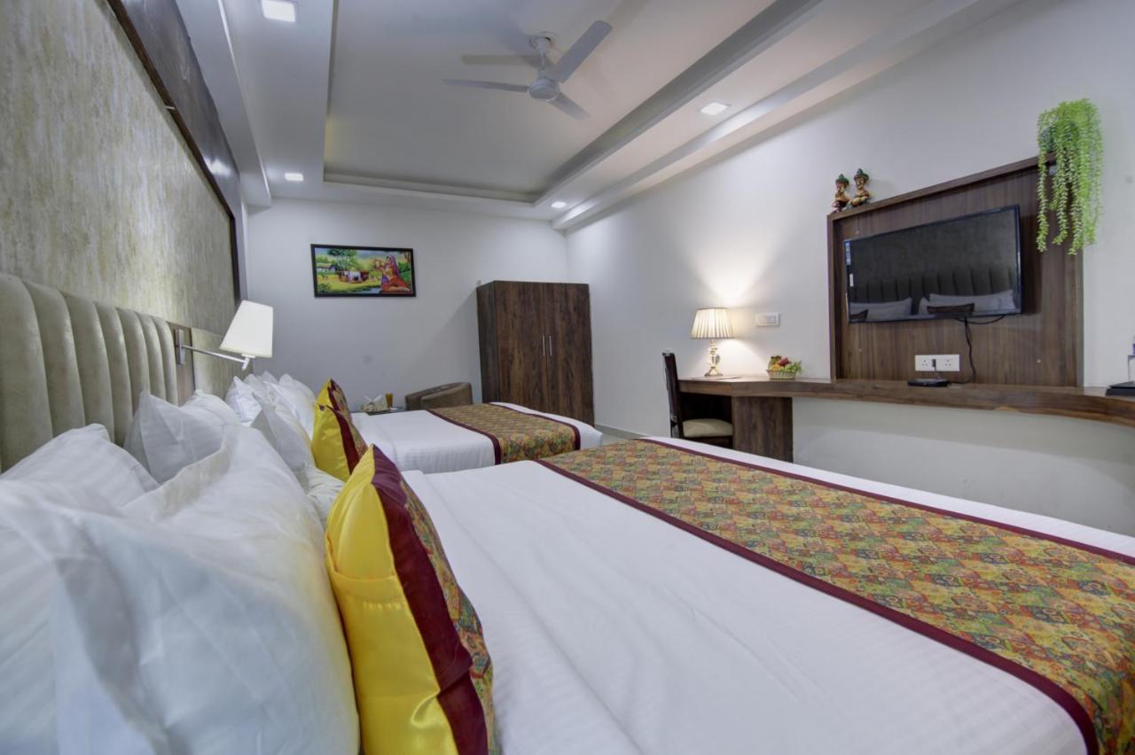 نيودلهي Hotel Park Tree Near Delhi Airport المظهر الخارجي الصورة